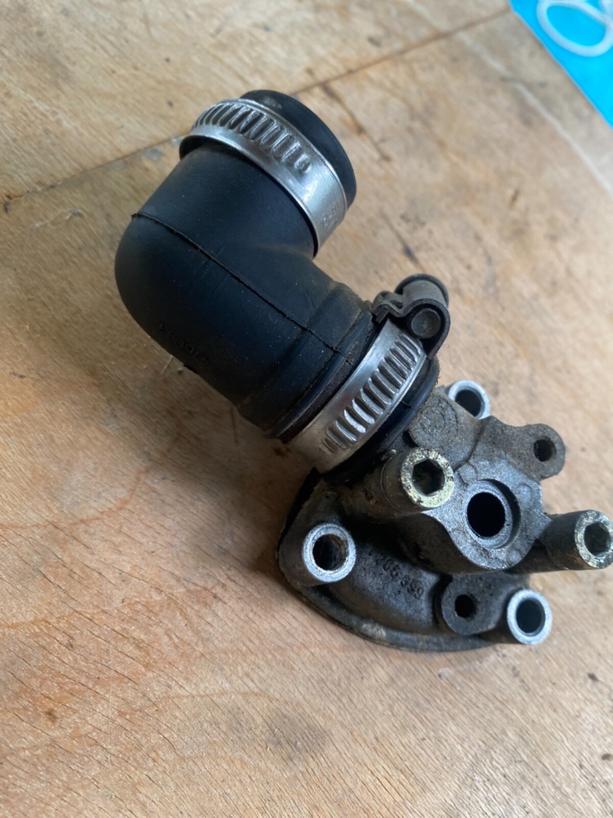 BMW E28 E30 M10 M20 Cold Start Fuel Injector Valve Idle Bleed Housing