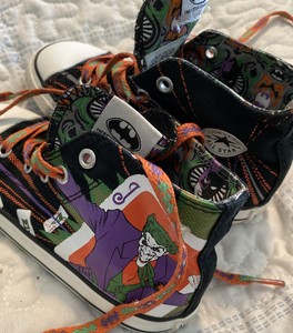 chuck taylor batman