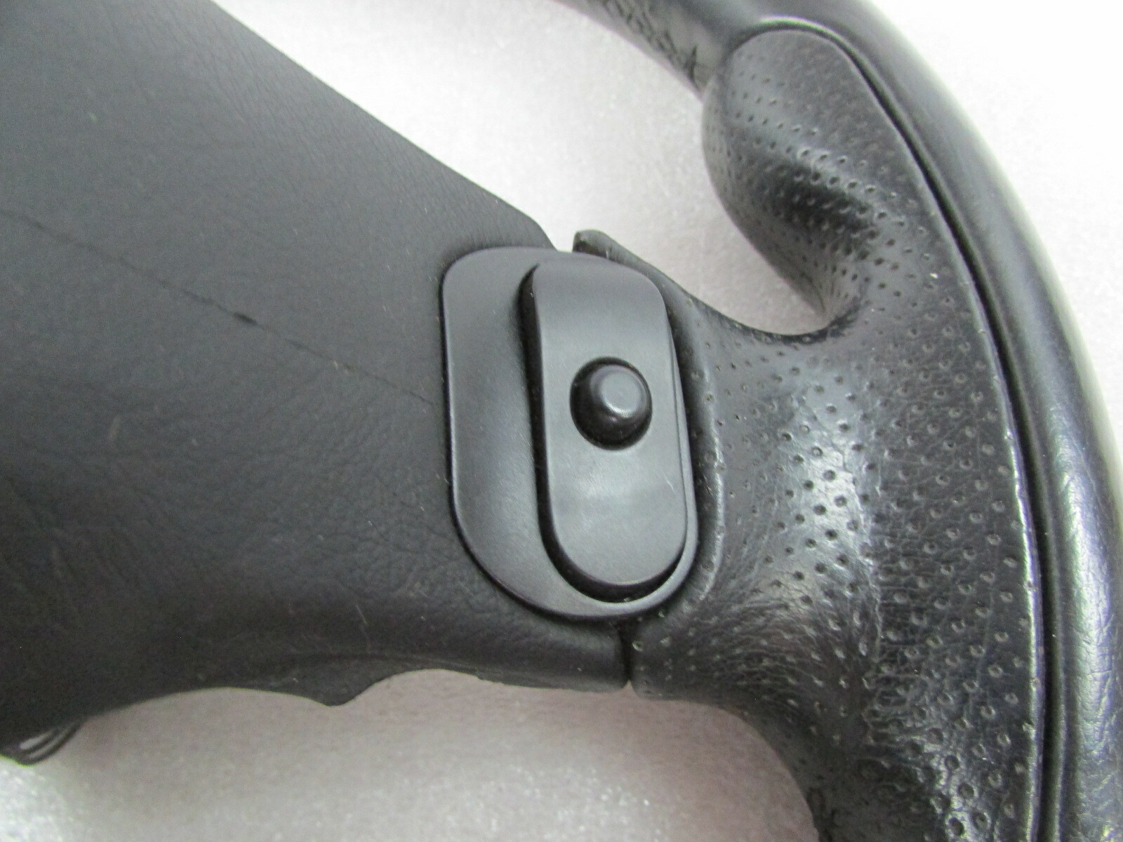 Maserati Quattroporte, Steering Wheel, Black, Used, P/N 981423100