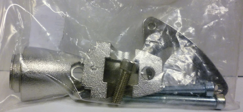 IFM Efector E2D110 Mounting Kit for Photoelectric Sensor - Image 3 of 3