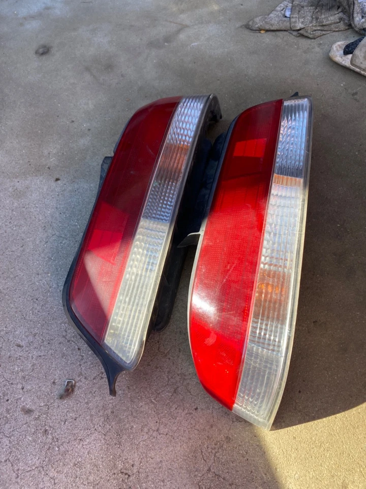 1998 Prelude 尾灯对 oem 全灯泡  — 第 2/4 张图片