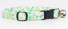NEW HANDMADE BREAKAWAY SAFETY CAT COLLAR  Flowers on Green / Cotton