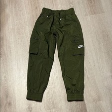 Nike Sportswear Older Kids' Girls' Woven Cargo Trousers in Rough Green Sz Med