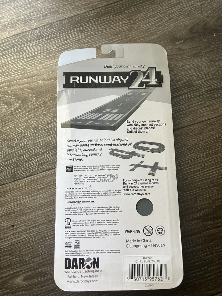 Cessna 172 Blue & White 5"X4" Diecast Plane Piece Runway 24 by Daron RW065 - Image 3 of 4