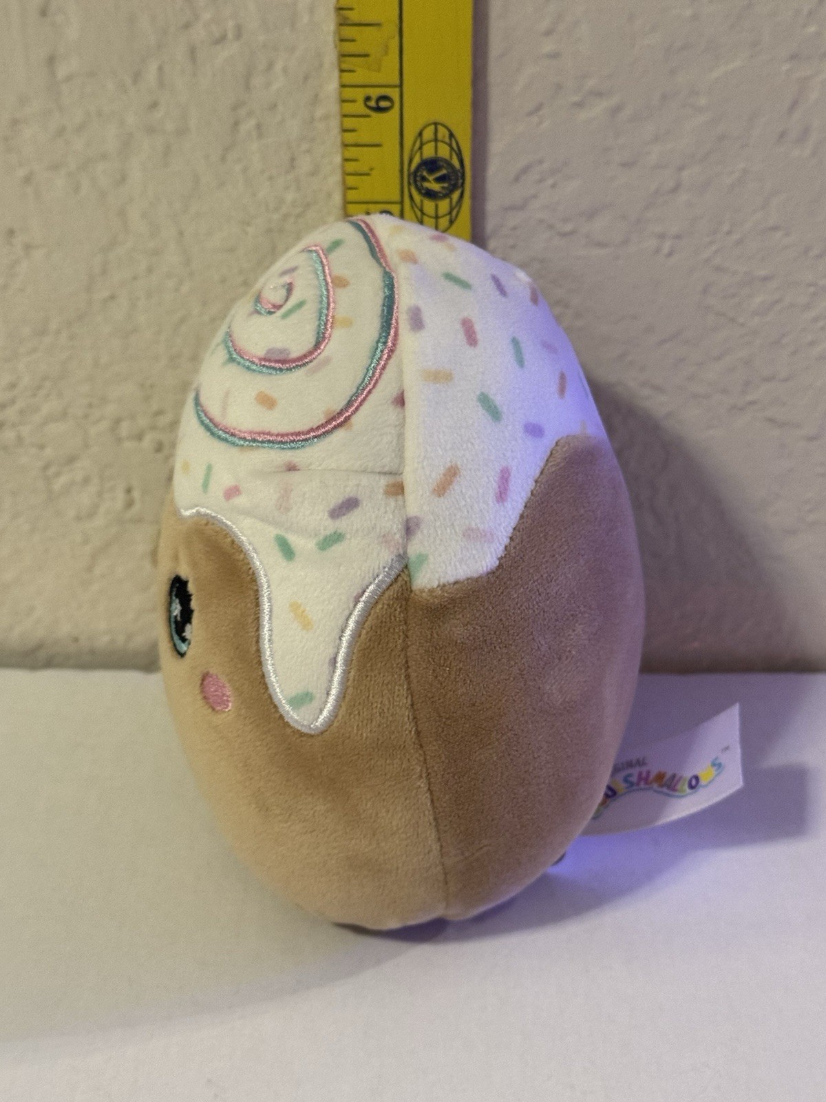 Squishmallows Chanel The Cinnamon Roll Rainbow Sprinkles 5" Mystery Squad USED thumbnail 2