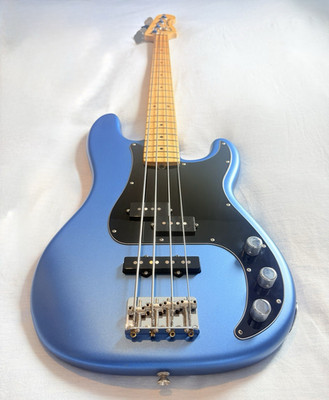 Fender USA Performer Precision Bass , Satin Lake Placid Blue w/ 90's HSC