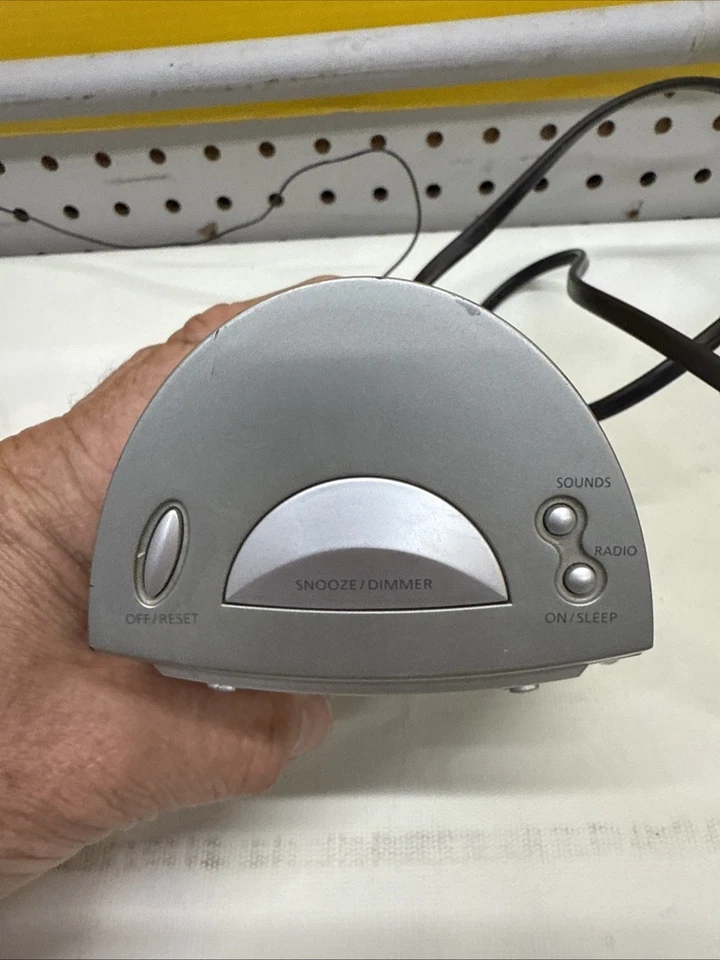 Timex T309T Nature Sounds Radio AM/FM Reloj Despertador 18 Presets Despertar Sueño Zumbador Foto 2 de 3