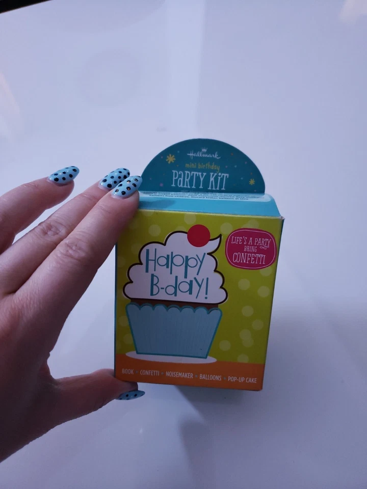 Hallmark Cumpleaños en un kit minibox - Libro Globos Confeti Popup Pastel Ruisemak Foto 3 de 3