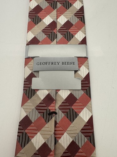Geoffrey Beene 100% Silk Tie Pink/Tan Geometric Pattern 60” NWT - Picture 5 of 7