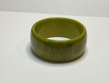 Vintage END OF DAY GREEN MARBLED BAKELITE WIDE BANGLE BRACELET
