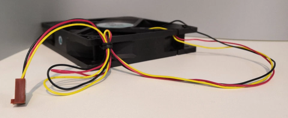 Original SilverStone Lüfter Kühler RL4Z S1202512LIW-3M , 12V und 0,26A - Bild 3 von 4