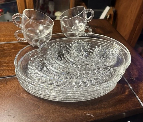 Vintage Federal Glass 'Homestead' Clear Wheat Snack Set 4 Plates and 4 Cups