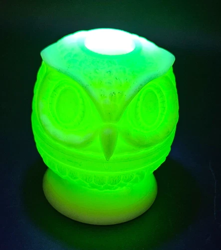 Vintage Fenton Owl Custard Uranium Glass Satin Fairy Lamp  3.75” 1 Small Chip