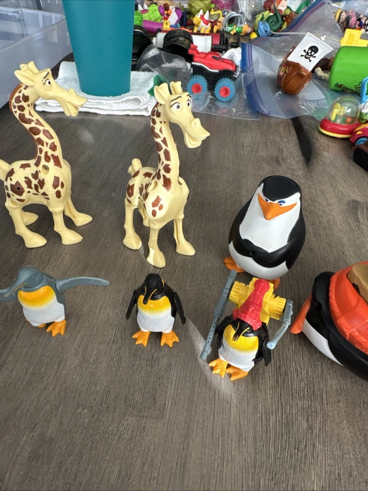 Lot (9) Madagascar Figures McDonald's Toys - Image 4 of 4