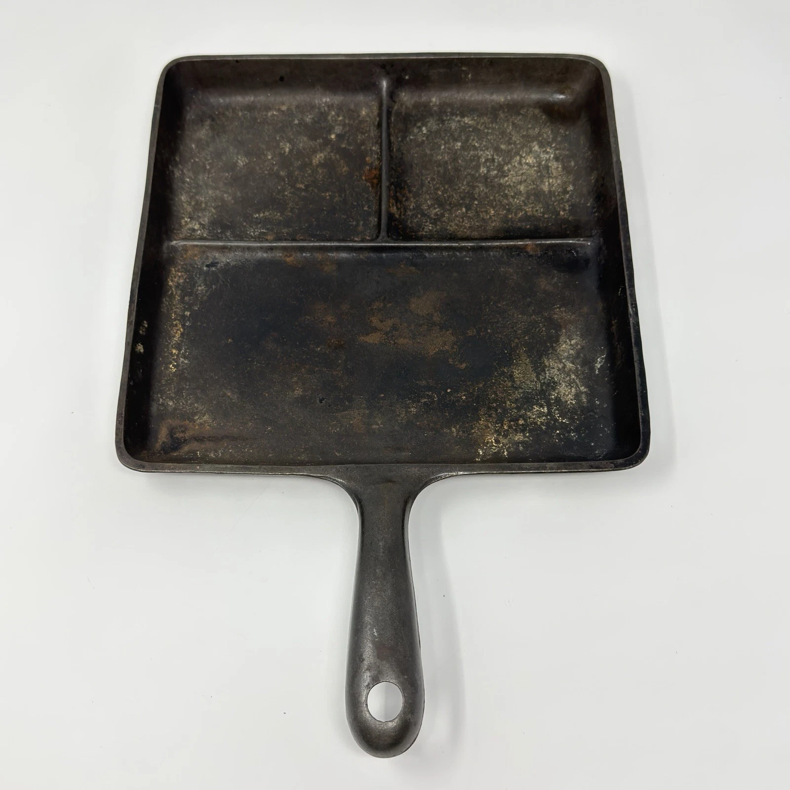 Vintage Cast Iron Wagner Ware Sidney O Bacon and Egg Breakfast Skillet 1101 M
Opens in a new window