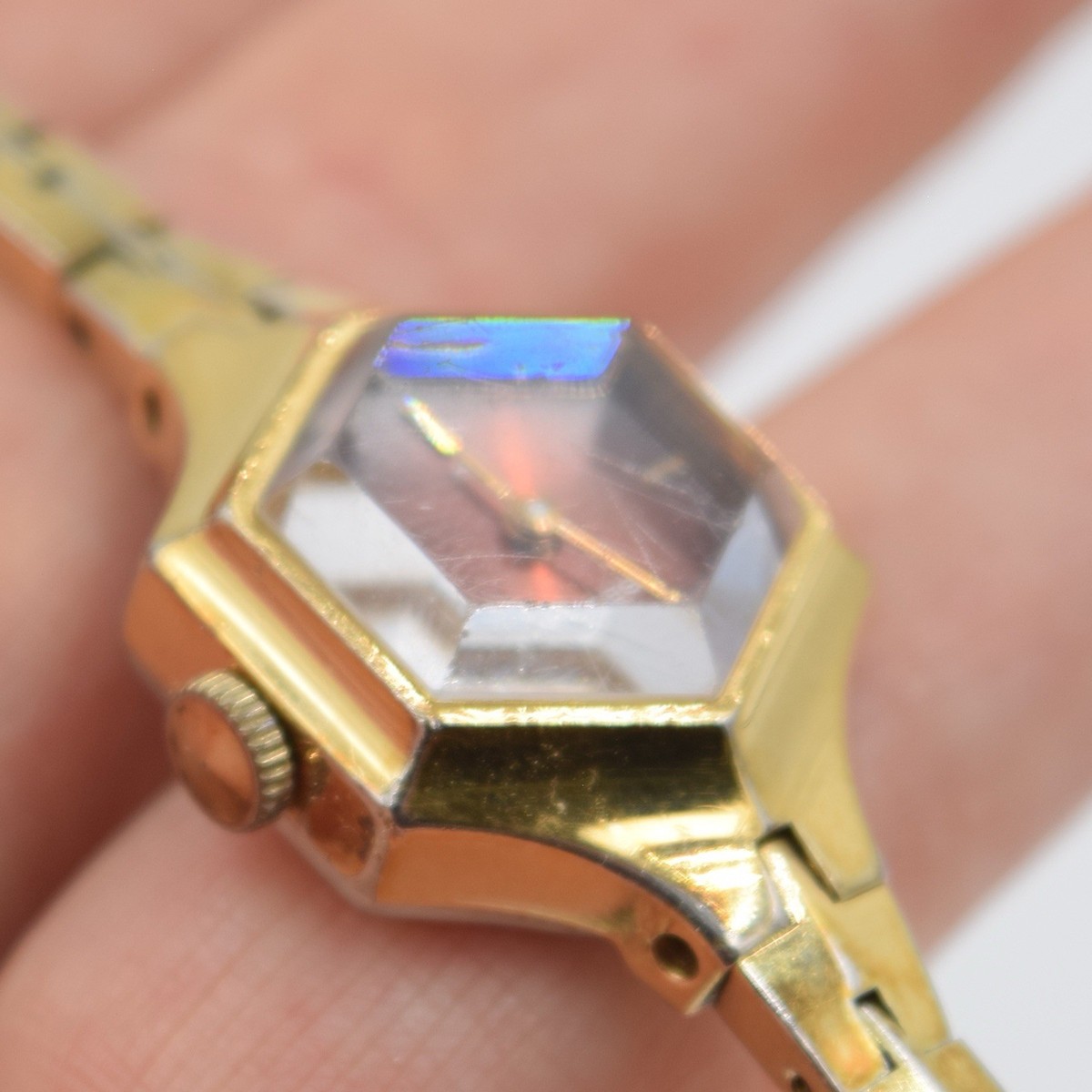 VTG Seiko Women's Gold Tone Hexagon Red Burgundy Dial Manual Wind