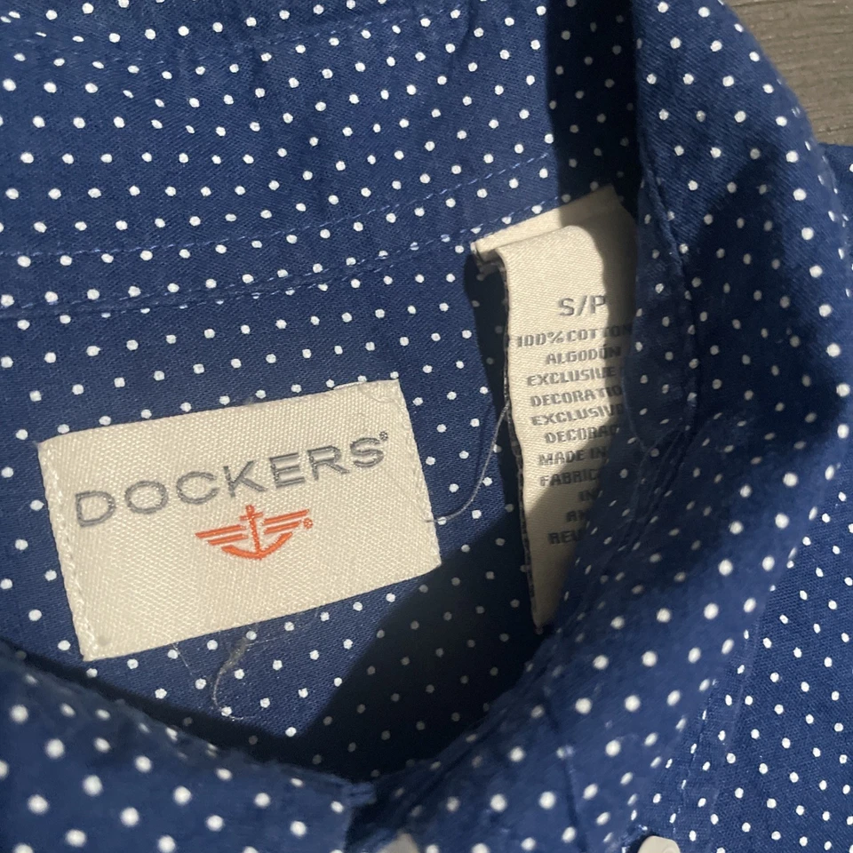 DOCKERS Short Sleeve Button Down Shirt Mens Size small 100% Cotton dot pattern - Image 2 of 4