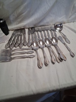 ONEIDA LTD BERKELEY SQUARE USA FLATWARE STAINLESS