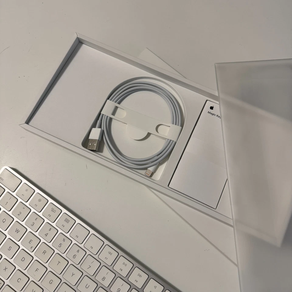 Apple Magic Tastiera Argenta (MLA22T/A) - Layout Italiano - Immagine 3 di 3