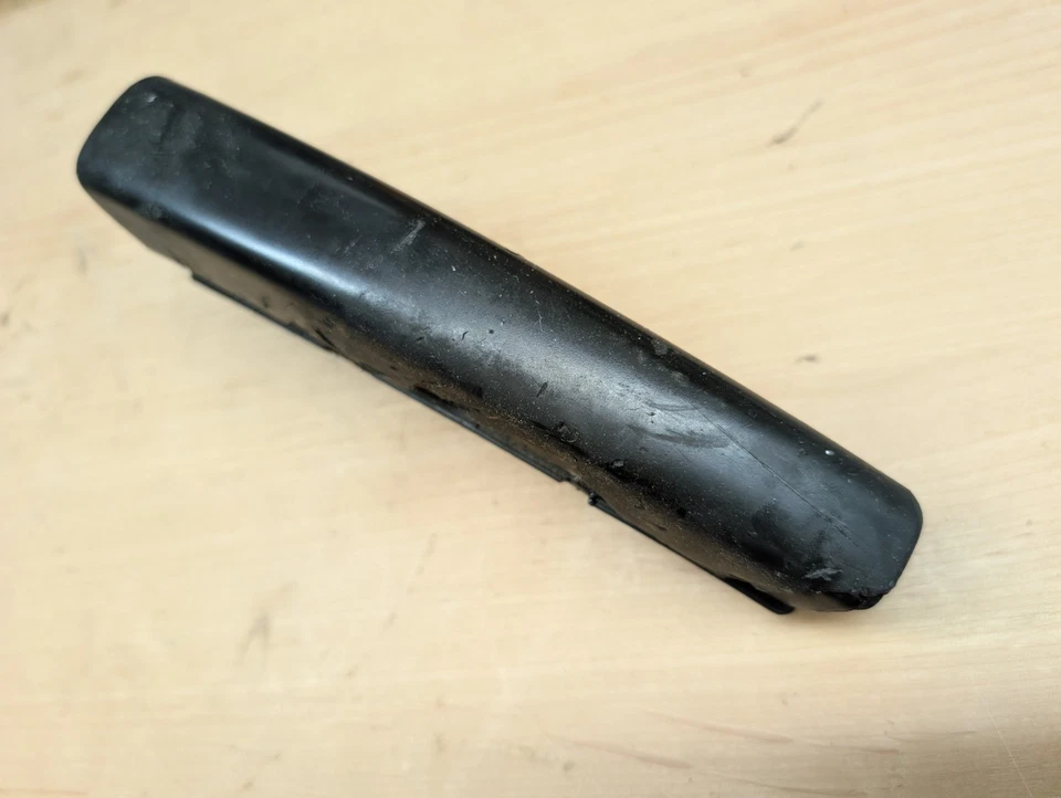 Cubierta de freno de estacionamiento de emergencia SAAB 9-3 2003-2011 Foto 3 de 3