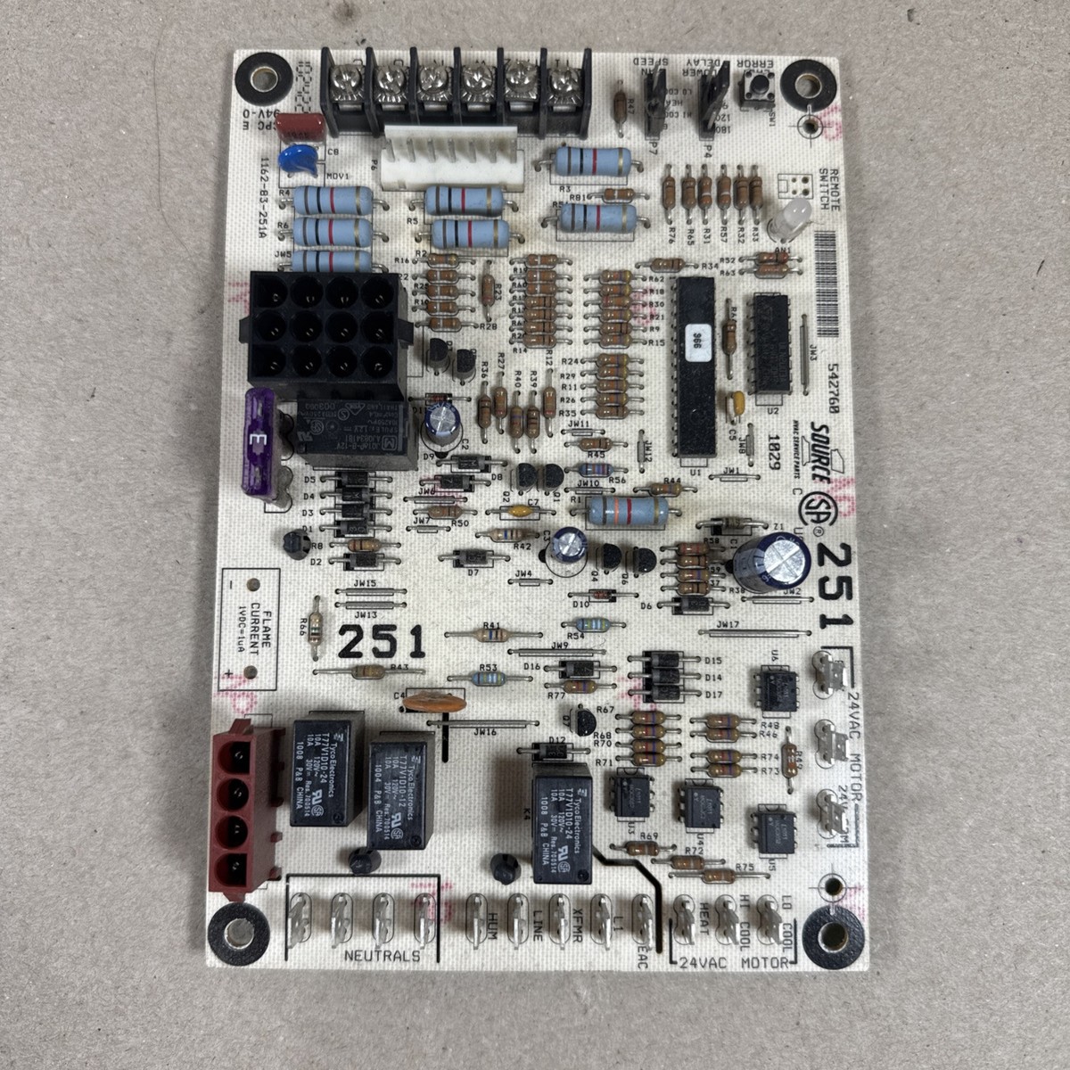 YORK 1162-83-251a Control Circuit Board 542760 Source 1 251