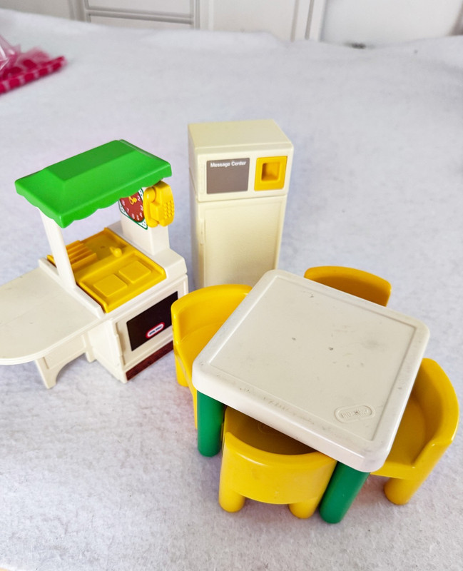 Vintage Little Tikes Dollhouse Kitchen Set Fridge Sink Stove Table Chairs Lot