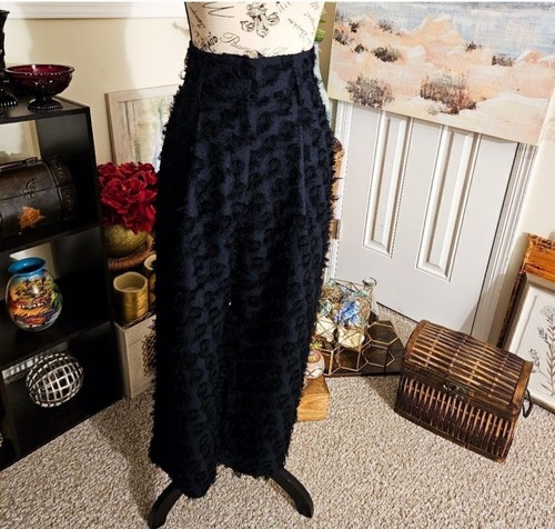 H&M High Waisted Fuzzy Detail Statement Pants – Size 6