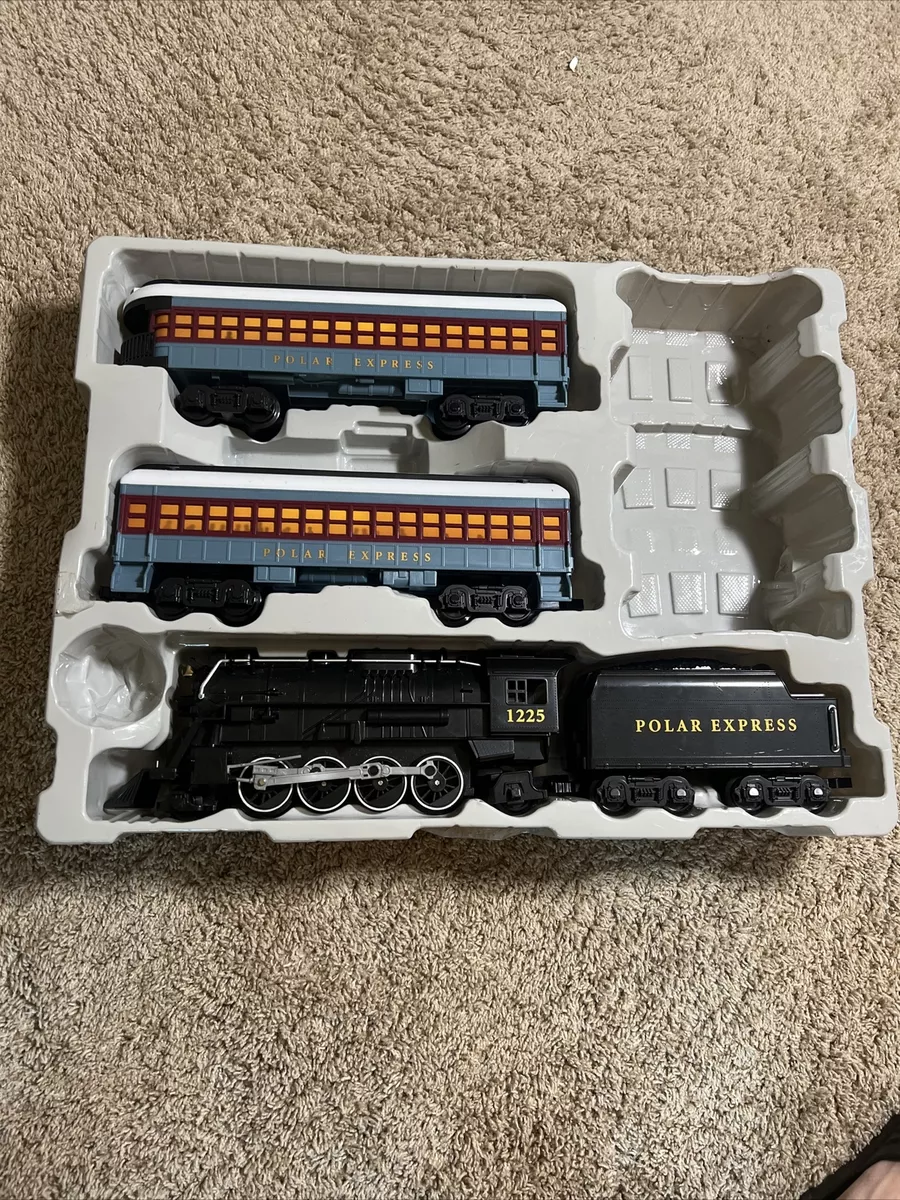 Lionel Polar Express Train Set - Great condition - No Remote