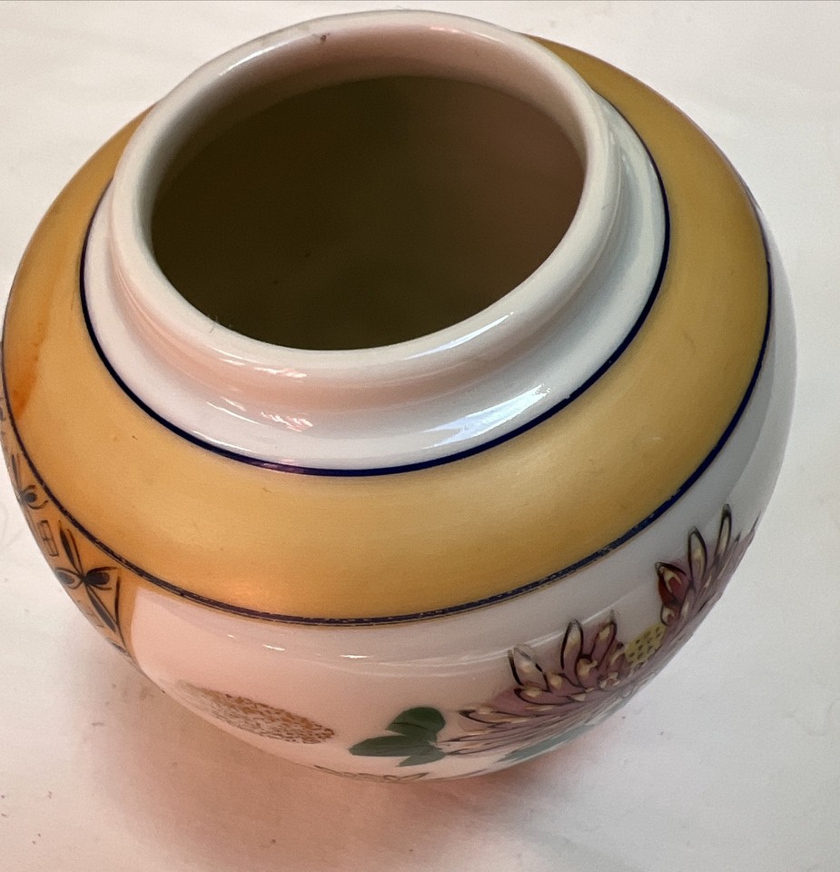 Vintage Japanese Porcelain Imari Ware Ginger Jar ,Tea box, Urn ,Vase 4