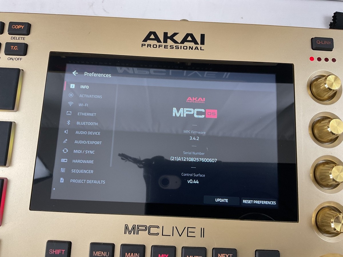 込 AKAI MPC LIVE 未登録 保証あり(2018.05.25購入) AKAI MPC Live III スタンドアローン 音楽制作ツール アカイ | 島村