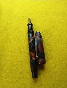 "Supreme" Vintage Fountain Pen, #4 Nib, Lower End Cap Missing.
