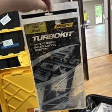 Metra 99-9210 Volvo Series 1975-93 Single DIN Radio Installation Kit