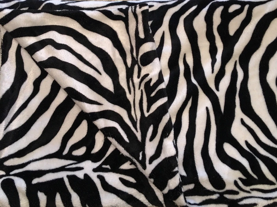 "Manta bebé 30x44"" negra blanca con estampado de cebra" Foto 2 de 4