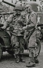 WW2 WWII Photo World War Two / US Army Paratroopers 101st Airborne D-Day France