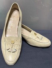 Salvatore Ferragamo Boutique Vintage Beige Leather Tassel Loafers Womens 5.5