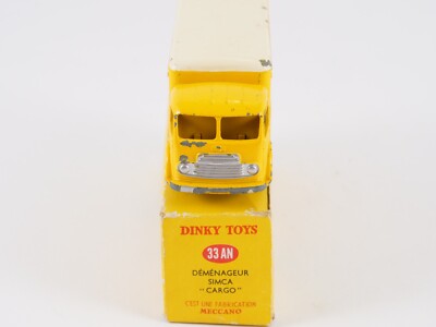 Camion SIMCA CARGO Déménageur Dinky Toys Atlas n°33 AN Neuf Boite