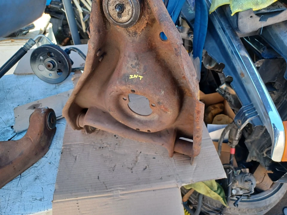 1982-1992 CHEVY CAMARO RIGHT PASSENGER FRONT LOWER CONTROL ARM 15" - Изображение 2 из 3