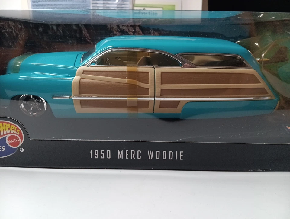 Hot Wheels 1950 绿松石 Merc Woodie 1: 18 比例压铸全新带盒带运带 — 第 3/4 张图片