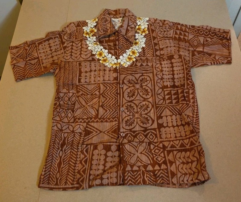 VTG Go Barefoot In Paradise Shirt S Mens Burgundy Aloha Hawaiian Lei Honolulu