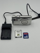 Nikon COOLPIX S3500 20.1MP Digital Camera 7x Optical Zoom Silver - Tested Works