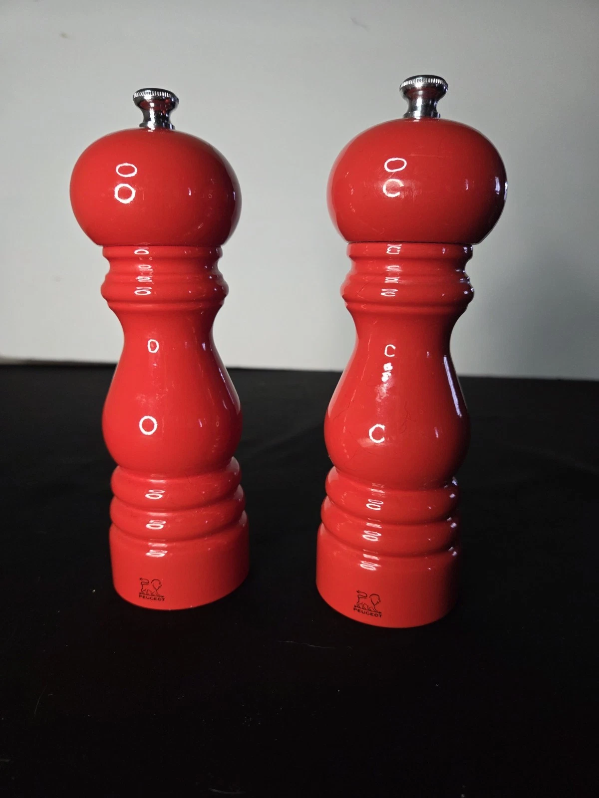 Peugeot Paris Classic Salt Mill, 8-3/4", Poppy Red, Salt And Pepper