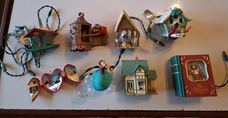 Lot of 7 Hallmark Keepsake Lighted Ornaments Christmas and Heart Locket Ornament