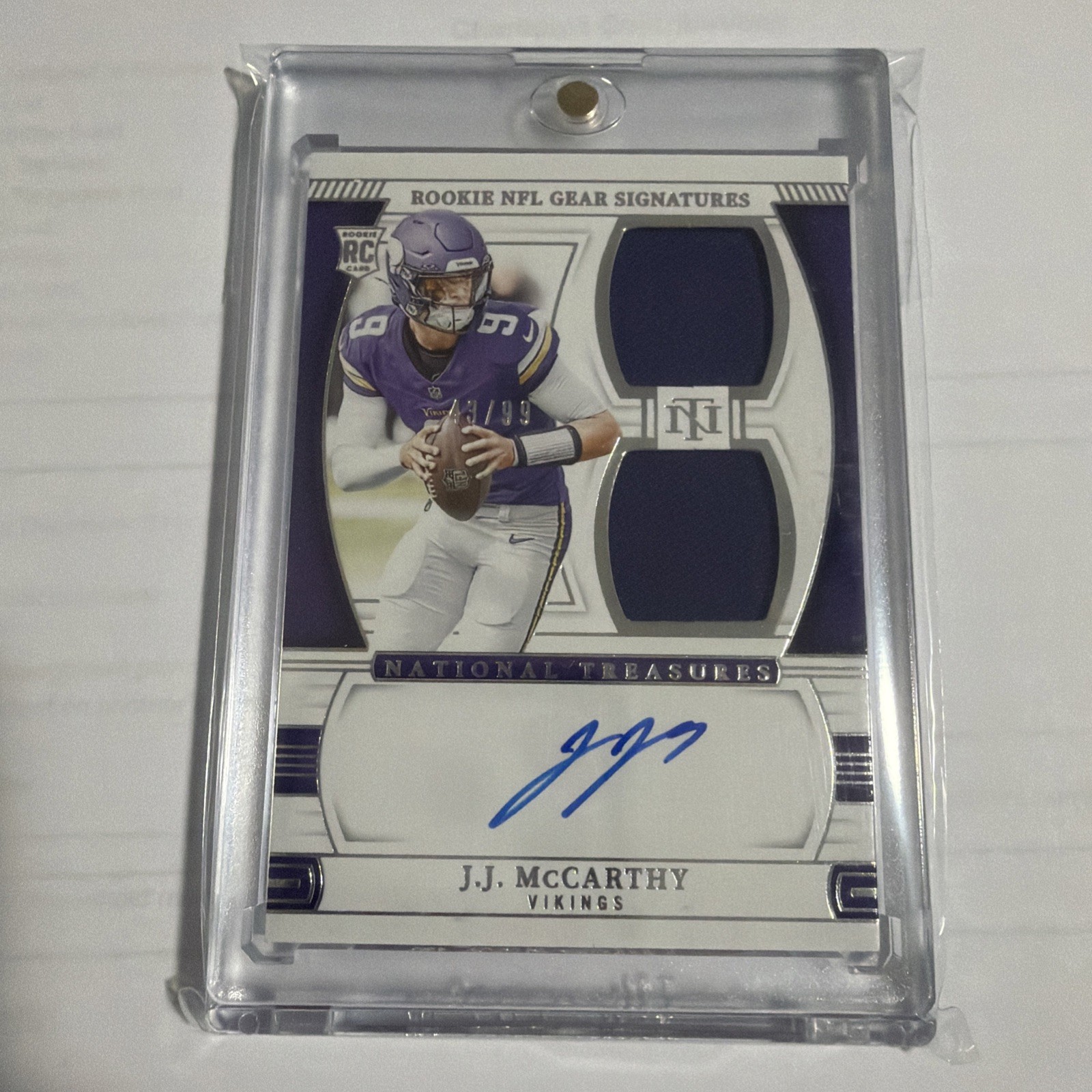 JJ McCarthy Panini National Treasures Rookie NFL Gear Signature Combos #JJM Laundry Tag NFL Players Logo 1/1
