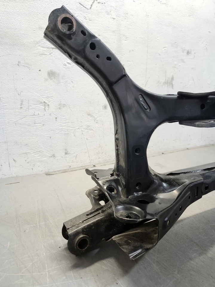 23 24 Subchasis trasero Toyota Prius Prime cuadro K travesaño OEM Foto 2 de 4