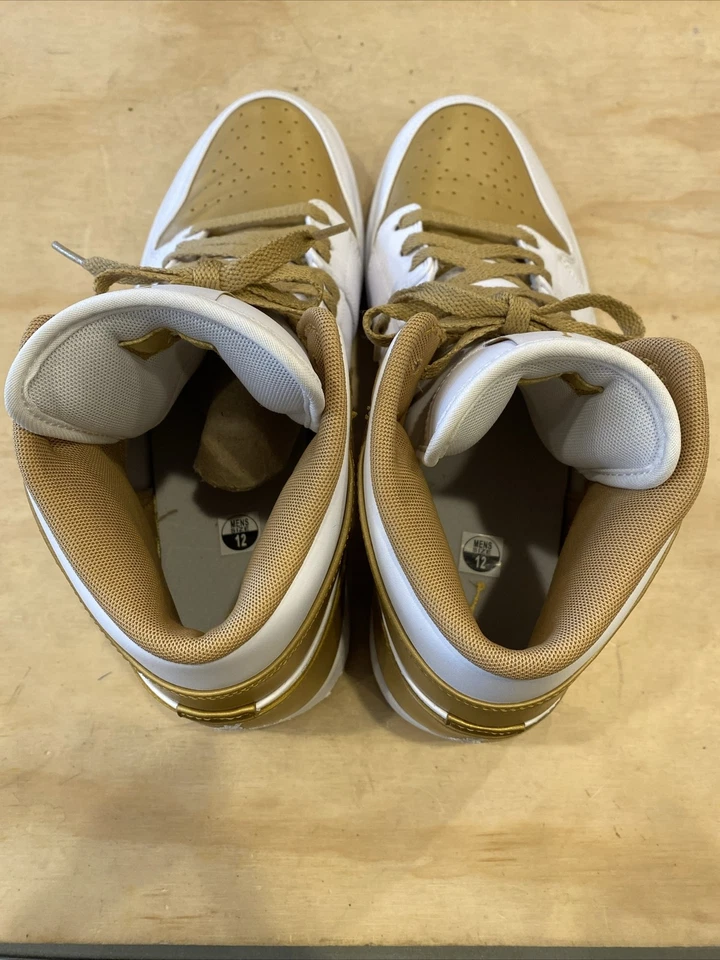 0969) Nike Air Jordan 1 One Phat blanco/dorado metálico 364770-130 para hombre talla 12” Foto 4 de 4