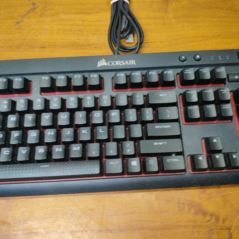 Corsair K68 Mechanical Black Gaming Keyboard Red LED CHERRY MX Red color only - Image 3 of 4