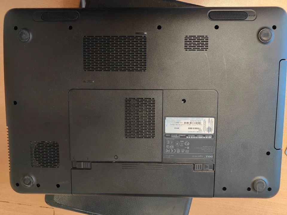 Dell Inspiron N7110, para piezas o reparación, buen cuerpo, buena pantalla LCD, leer Foto 2 de 3