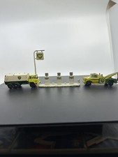 VINTAGE LESNEY MOKO MATCHBOX BP 3 GAS PUMP ISLAND, Standing Sign And Trucks