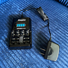 Energizer NiMH AA/AAA Mains Battery Charger, Wall Plug-In, 4-Battery Capacity