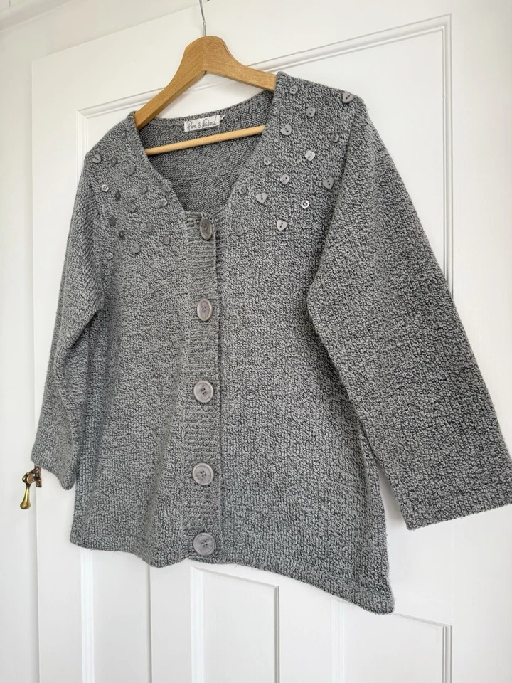 PURE & NATURAL Women’s Chunky Knit Cardigan Size 14-16 Grey Heart Flower Buttons - Image 3 of 4